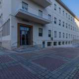 Tra il 1965 e il 1970 fu poi realizzata un�altra struttura che ospita alloggi per ragazze universitarie, un asilo privato, un centro diurno...